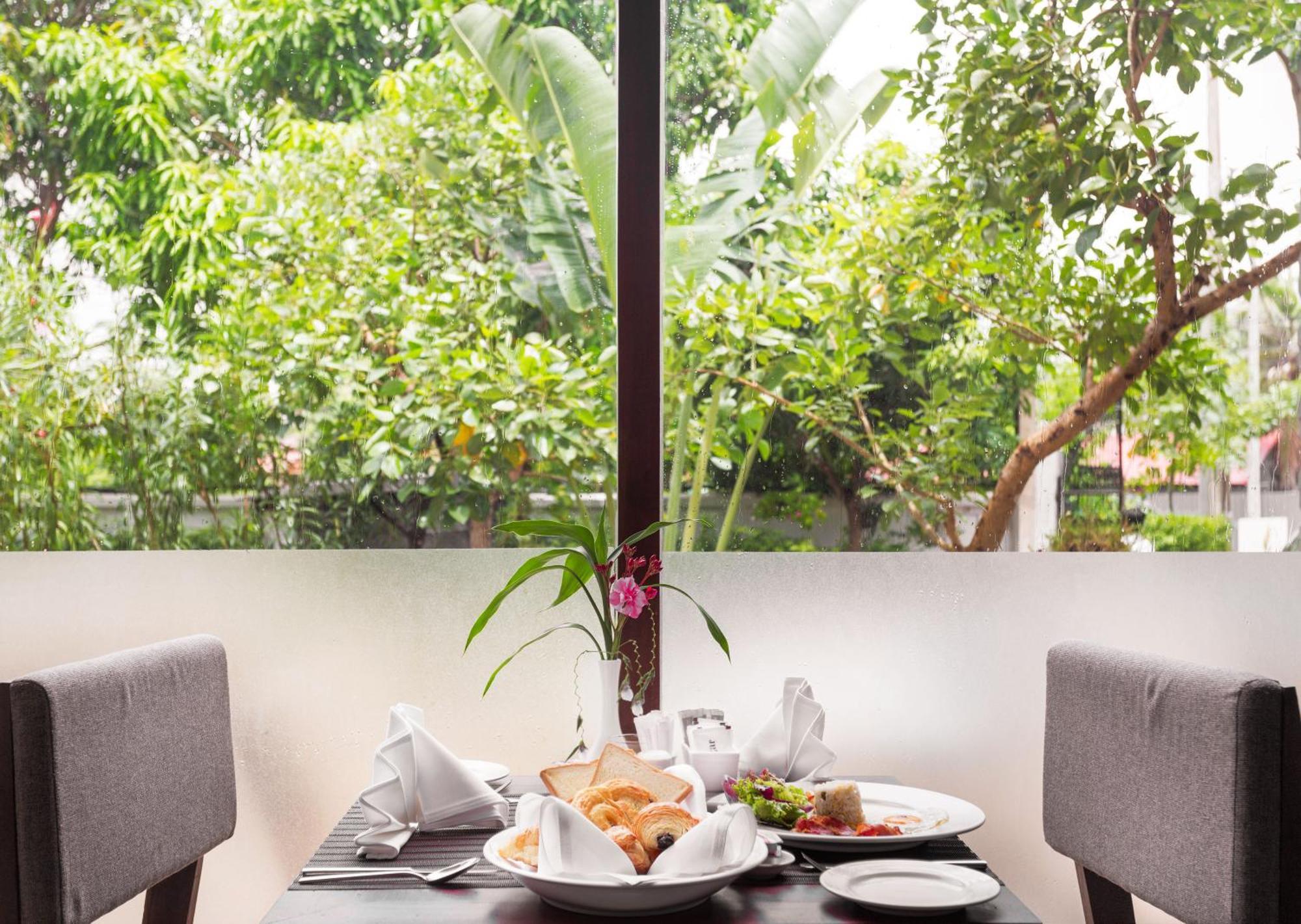 The Calm Oasis Hotel Сием Реап Екстериор снимка